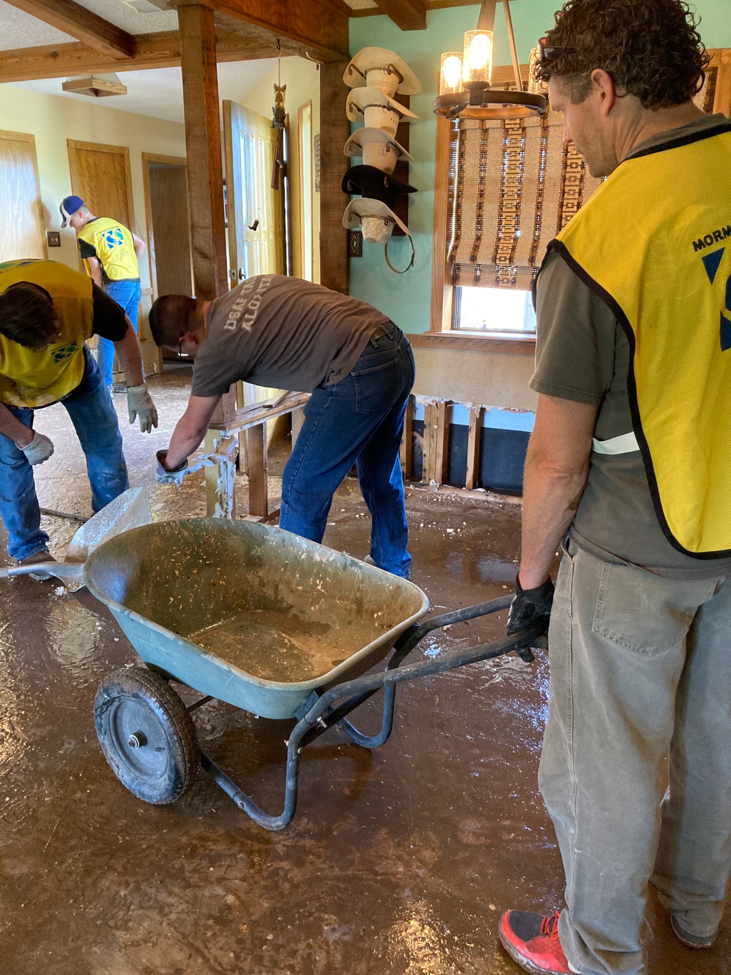 Local LDS Members Help With Hamlin Flooding Spirit Of Abilene